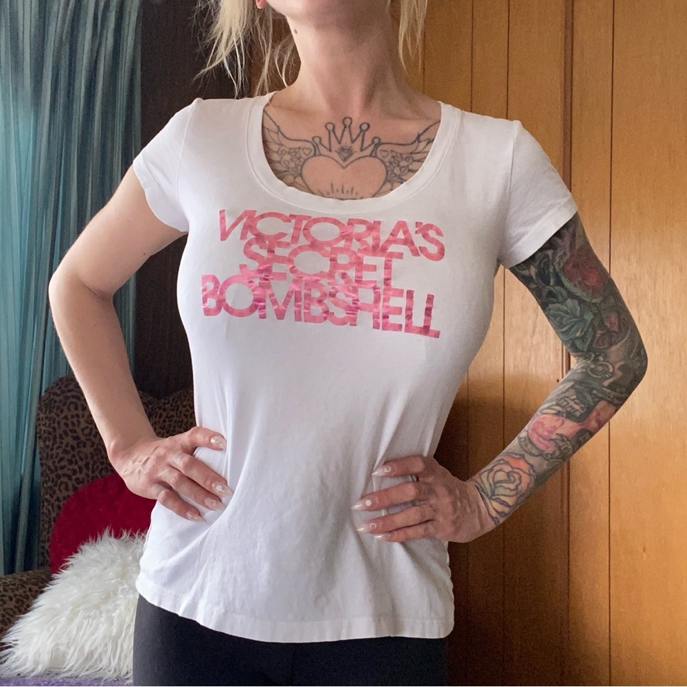 Victoria’s Secret bombshell graphic cotton t shirt